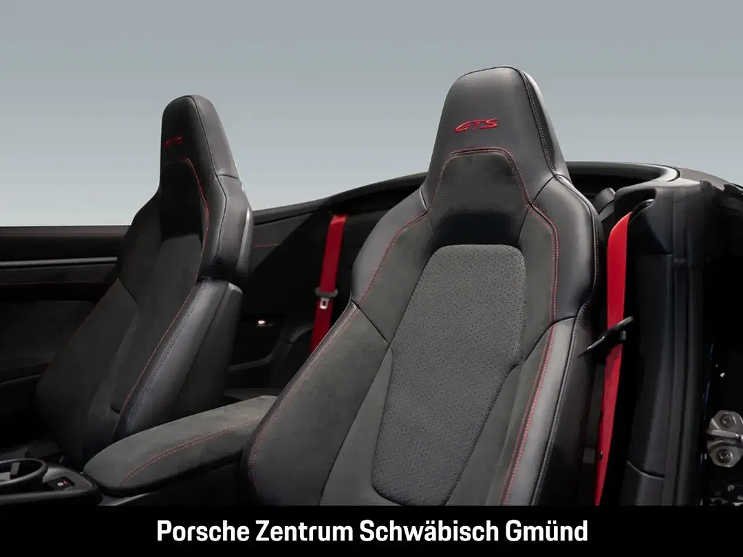 Porsche 992 - Thumbnail 6