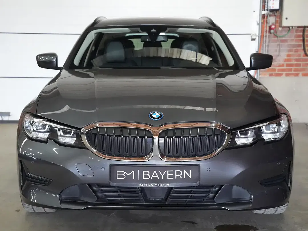 BMW 330 - Thumbnail 5