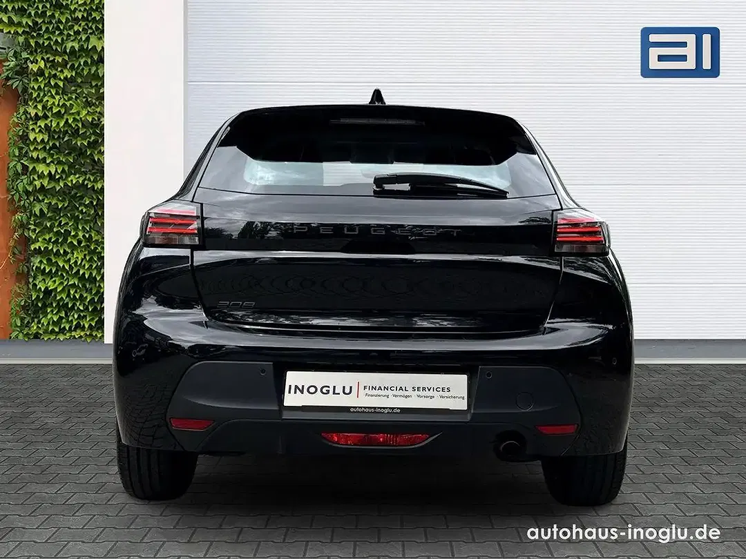 Peugeot 208 - Thumbnail 4