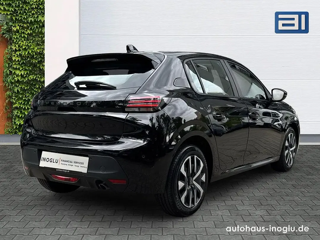 Peugeot 208 - Thumbnail 9