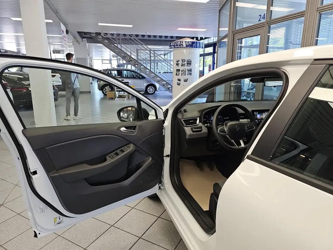 Renault Clio - Thumbnail 19