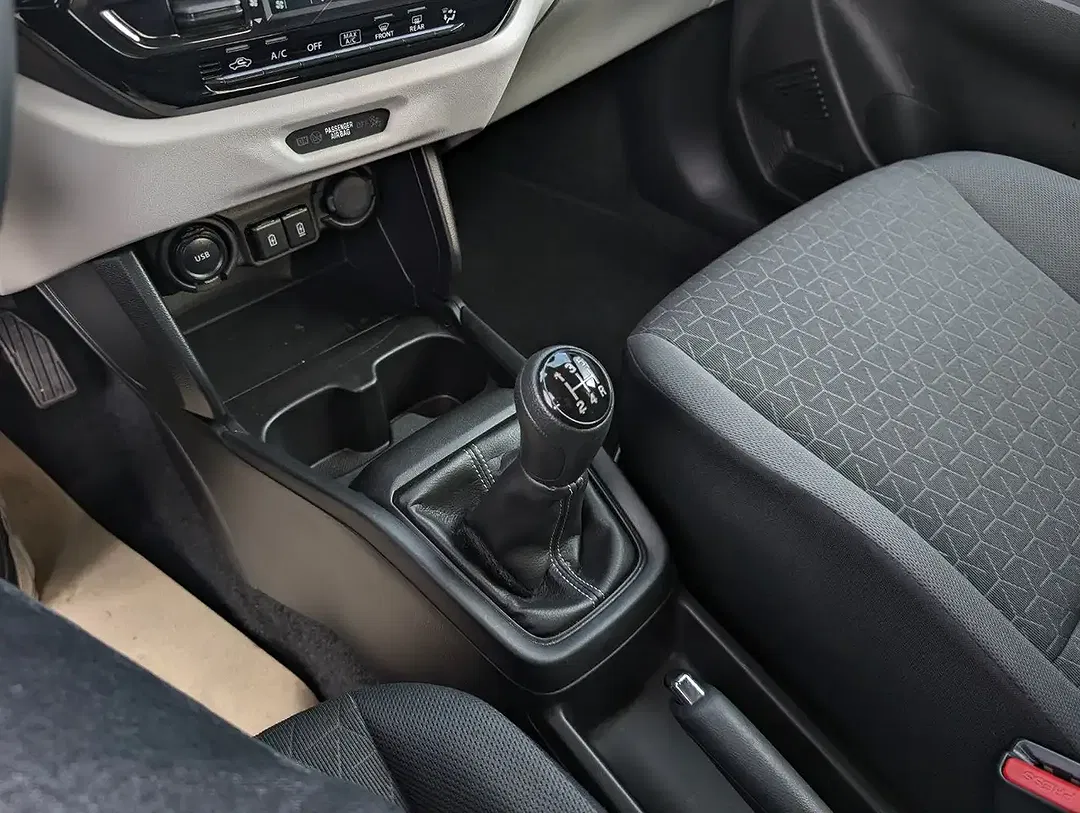Suzuki Swift - Thumbnail 12