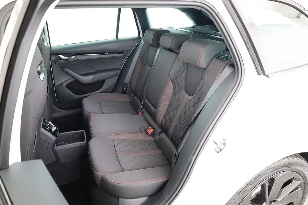 Skoda Octavia - Thumbnail 13