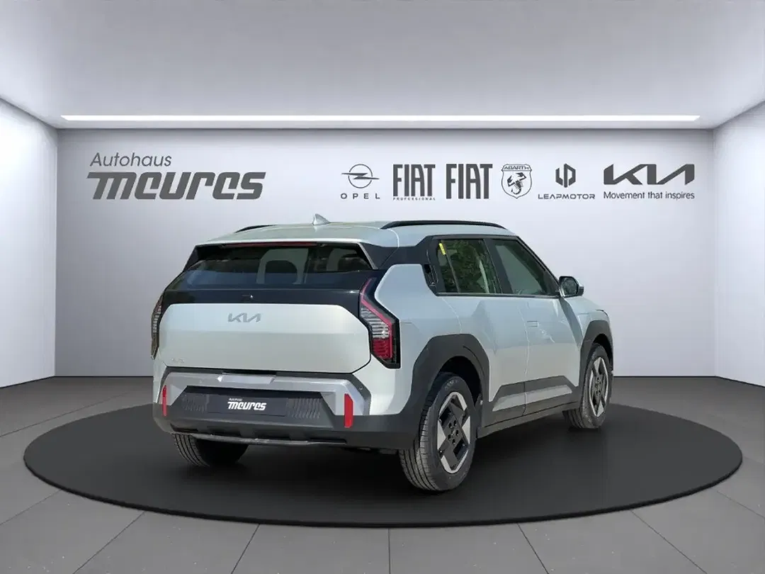Kia EV3 - Thumbnail 4