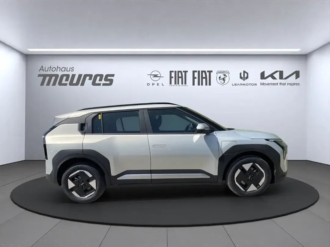 Kia EV3 - Thumbnail 5