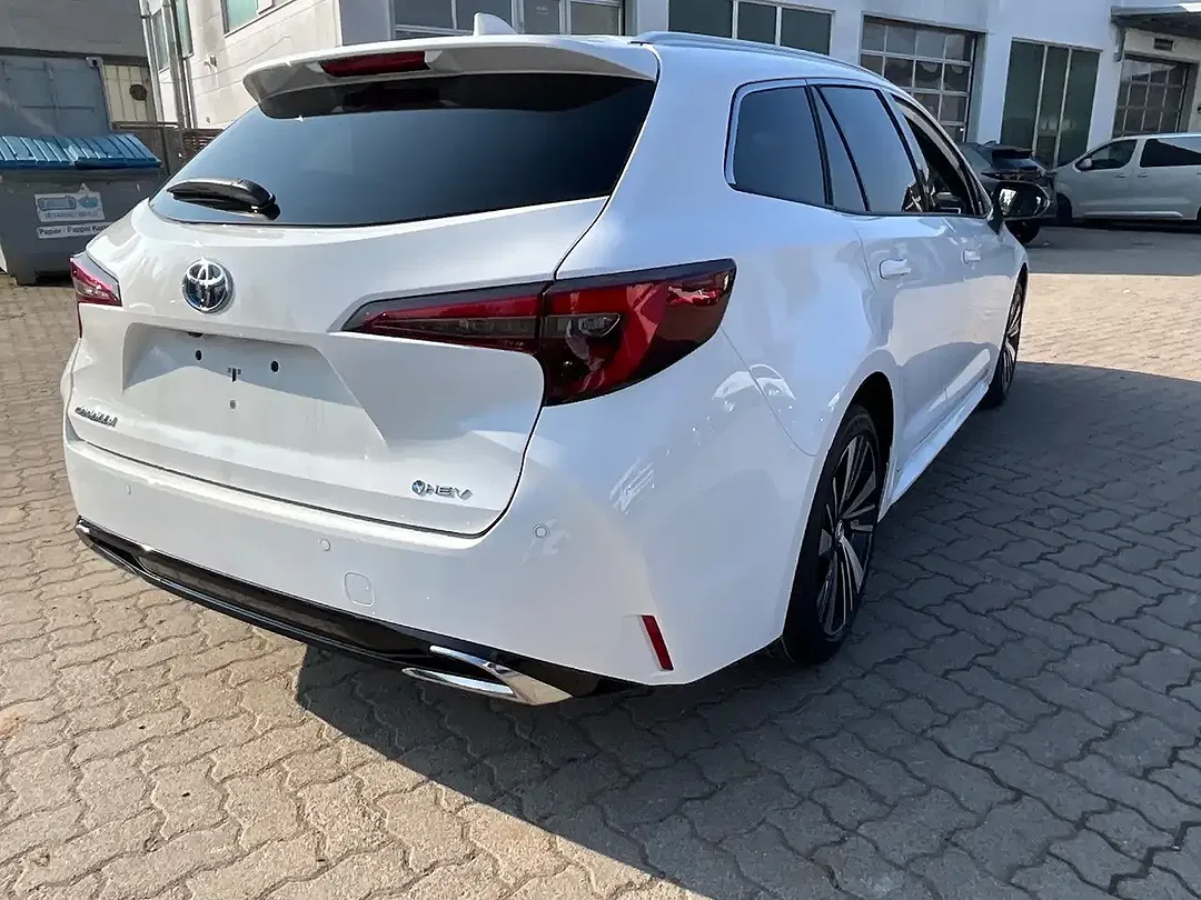 Toyota Corolla - Thumbnail 5