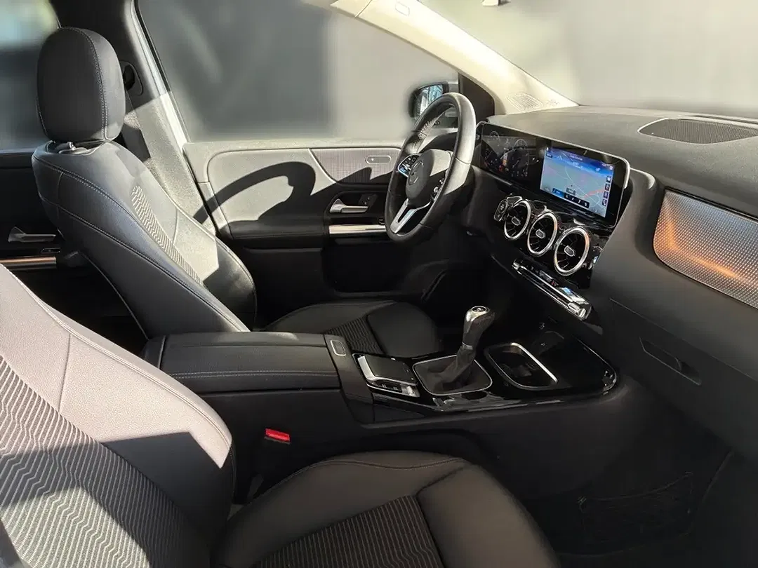 Mercedes-Benz B 180 - Thumbnail 9