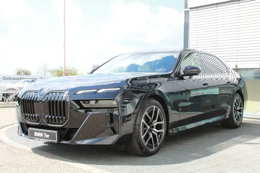 BMW 740 - Thumbnail 2