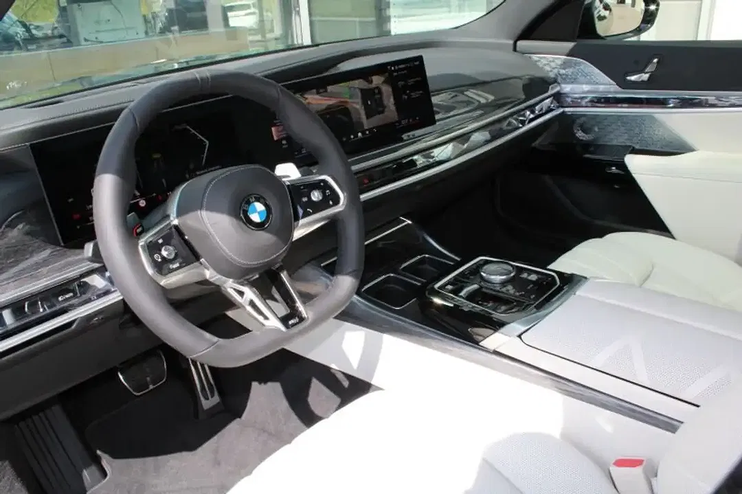 BMW 740 - Thumbnail 9