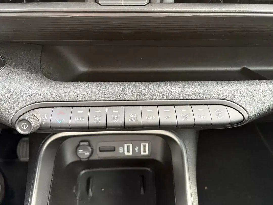 Jeep Avenger - Thumbnail 10