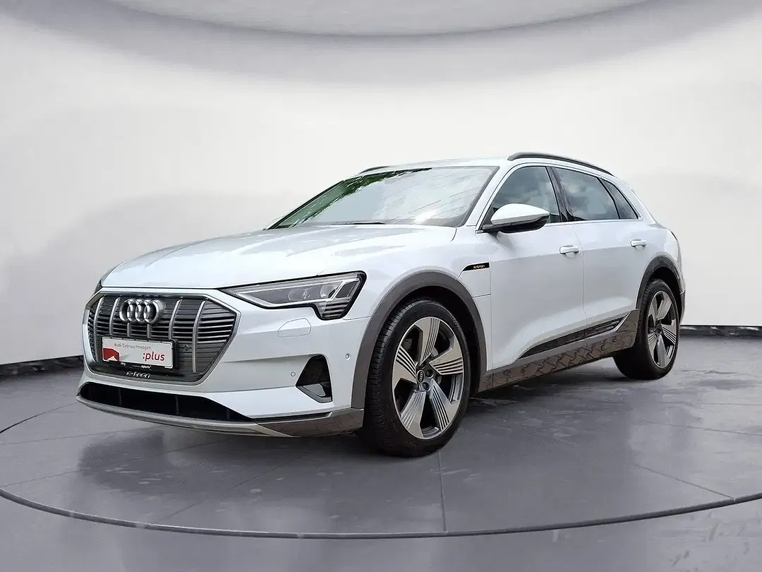 Audi e-tron - Thumbnail 1