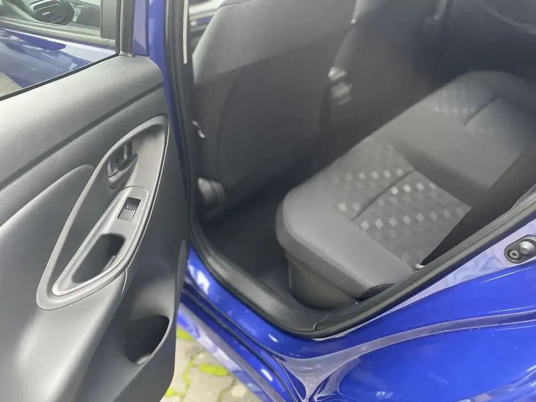 Toyota Yaris - Thumbnail 11