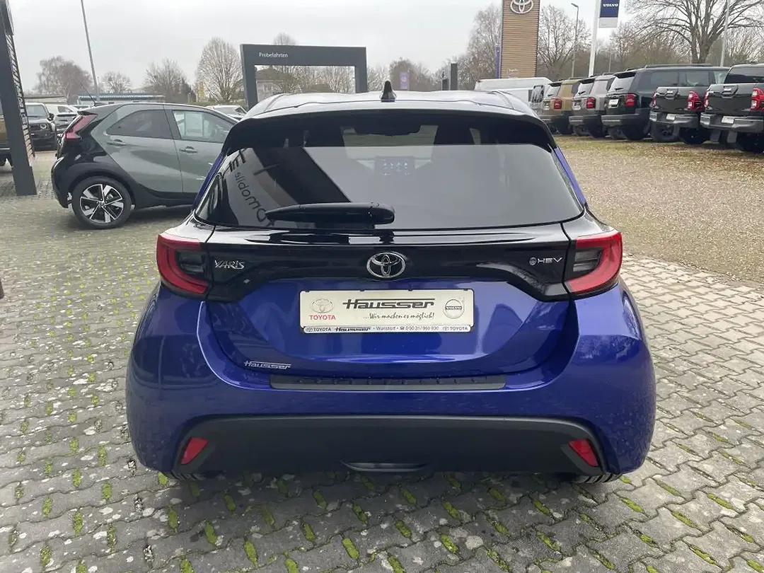 Toyota Yaris - Thumbnail 6