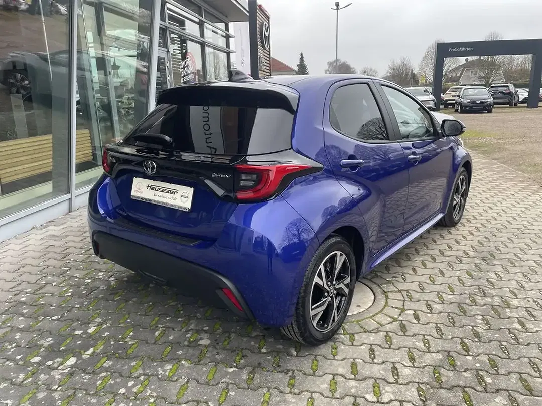 Toyota Yaris - Thumbnail 7