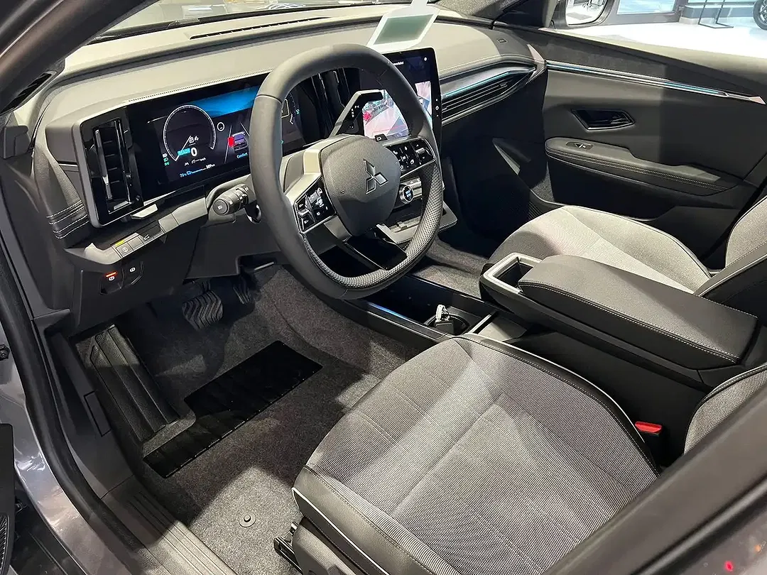 Mitsubishi Eclipse Cross - Thumbnail 10