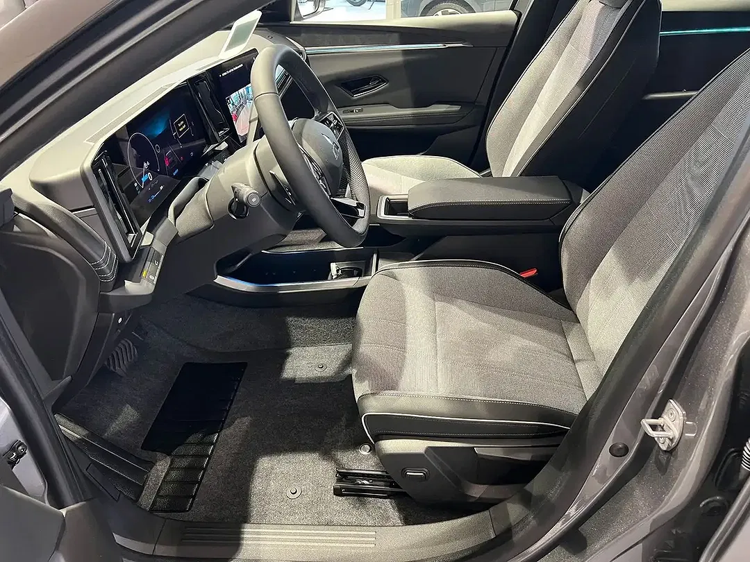 Mitsubishi Eclipse Cross - Thumbnail 9