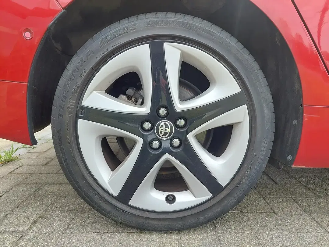 Toyota Prius - Thumbnail 14