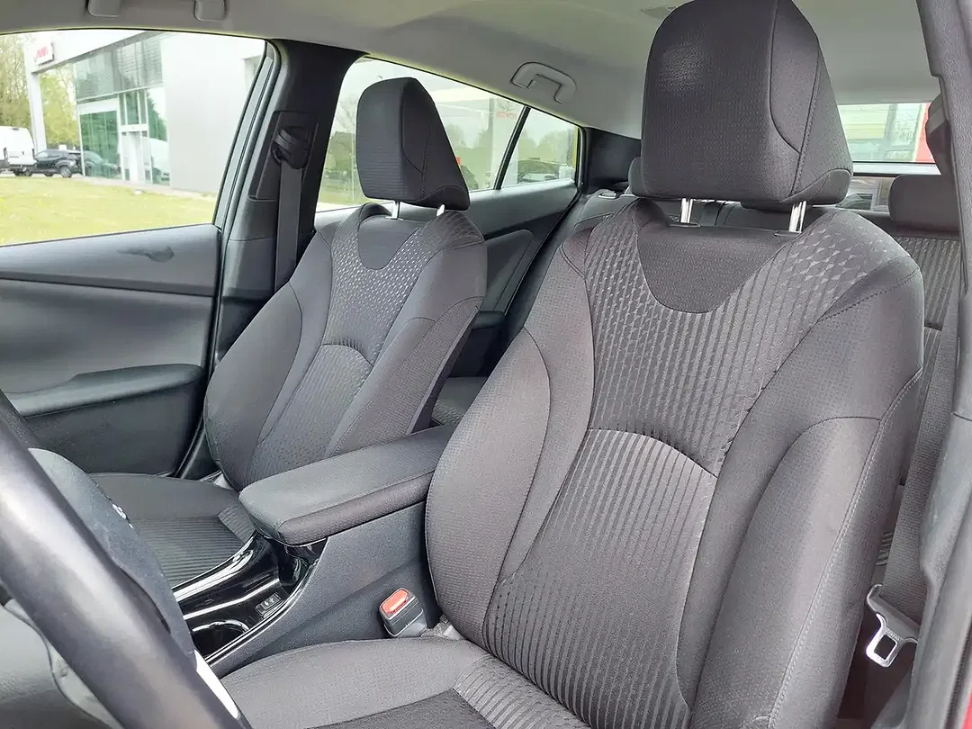 Toyota Prius - Thumbnail 15