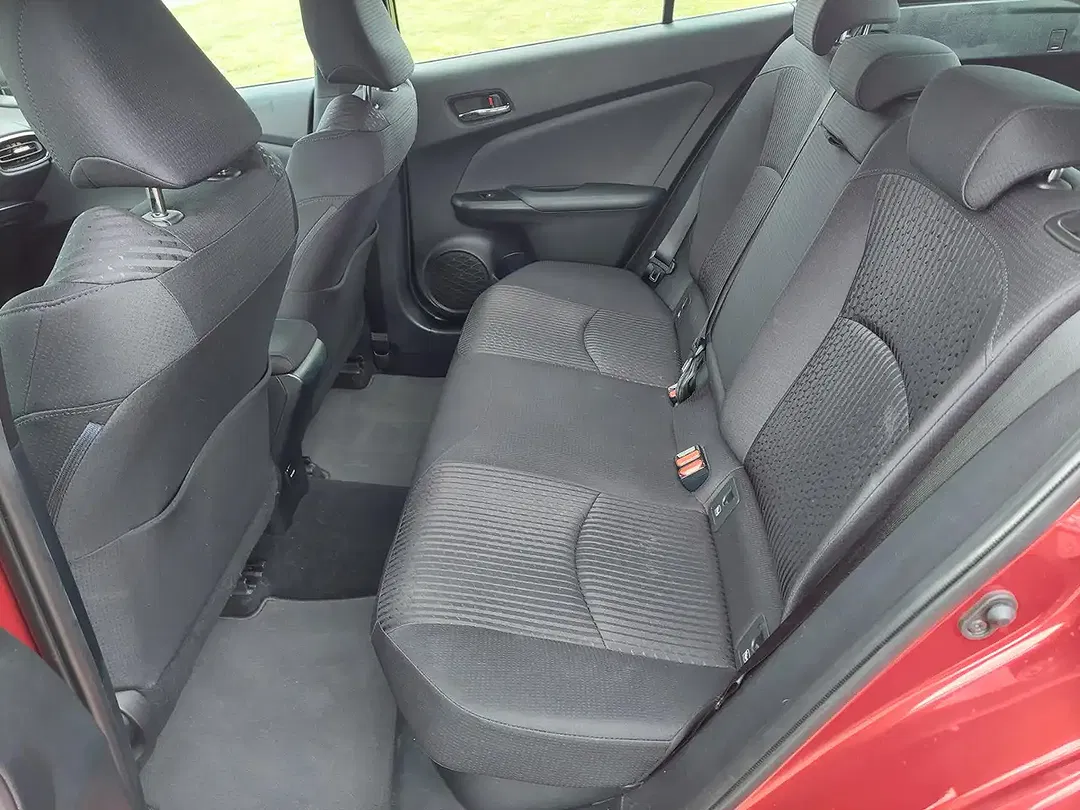 Toyota Prius - Thumbnail 16