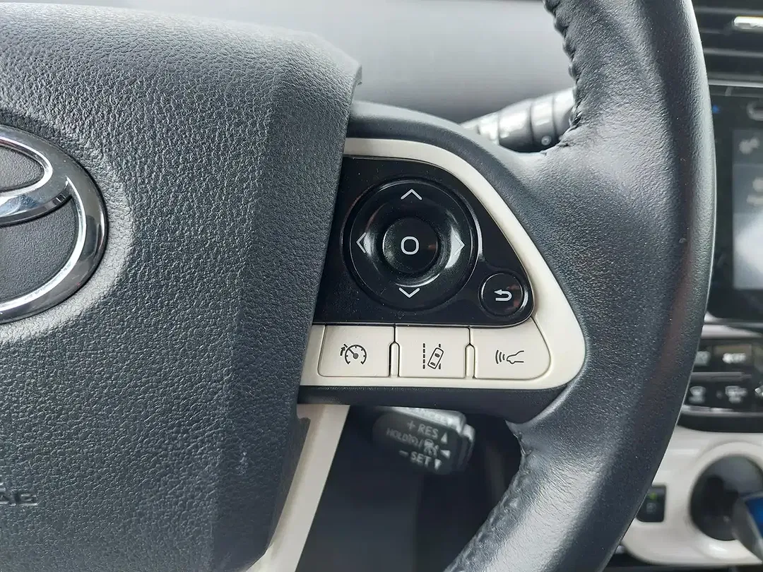 Toyota Prius - Thumbnail 21
