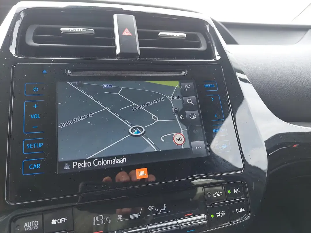 Toyota Prius - Thumbnail 27