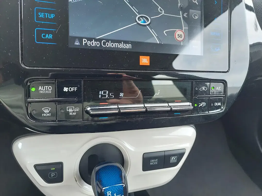 Toyota Prius - Thumbnail 28