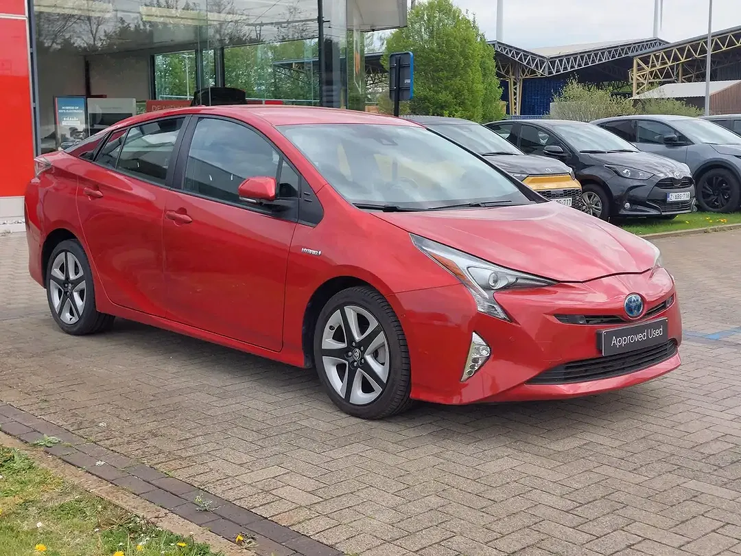 Toyota Prius - Thumbnail 3