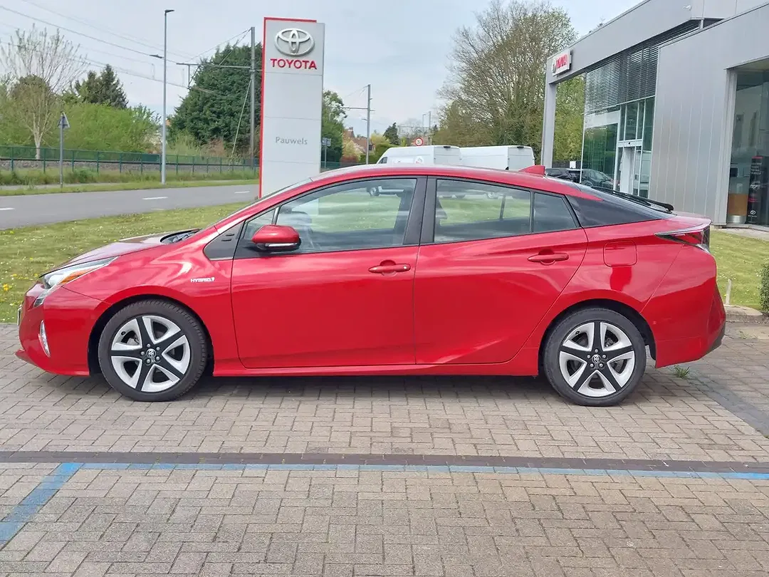 Toyota Prius - Thumbnail 7