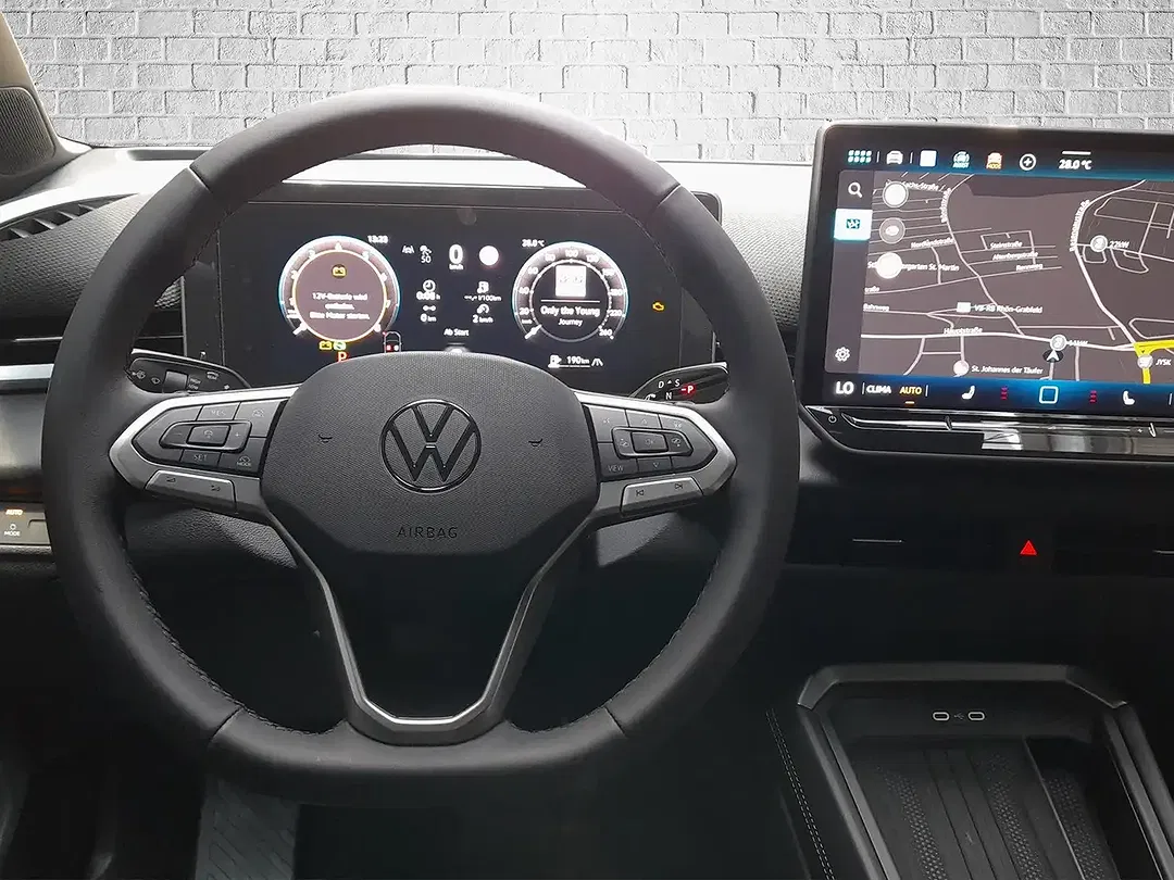 Volkswagen T-Roc - Thumbnail 11