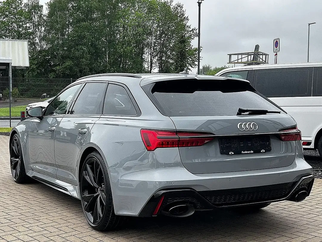 Audi RS6 - Thumbnail 2