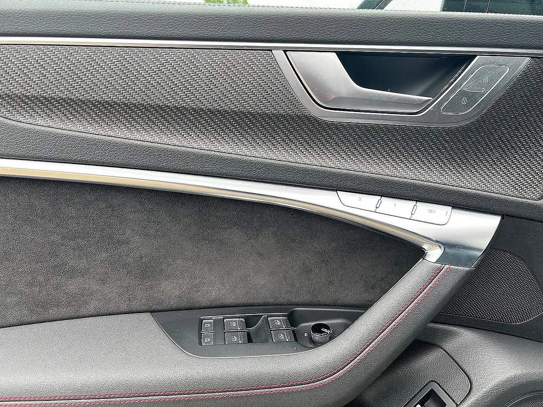 Audi RS6 - Thumbnail 6