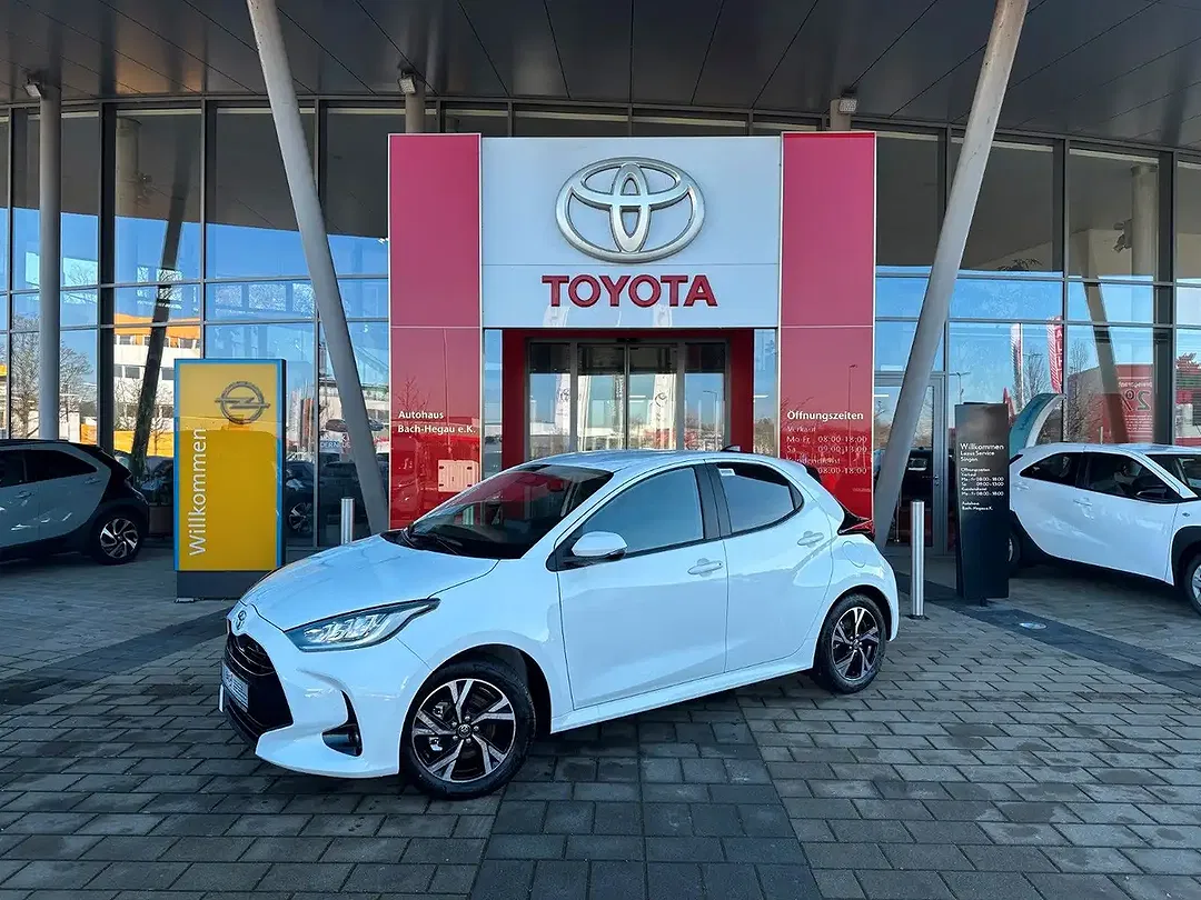 Toyota Yaris - Thumbnail 1