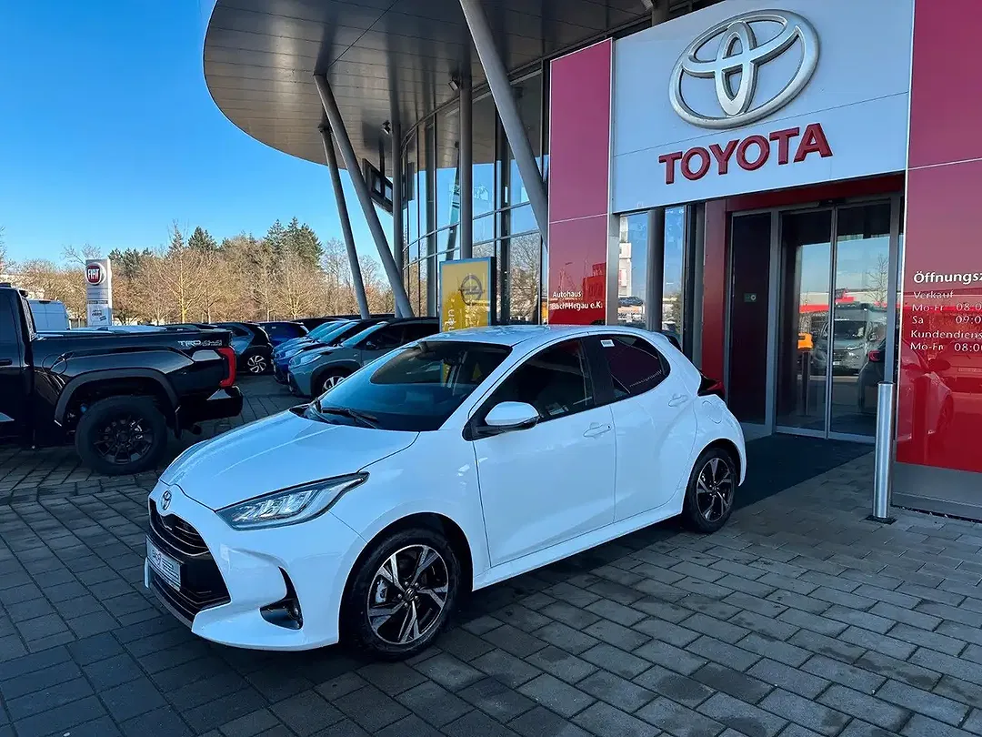 Toyota Yaris - Thumbnail 2
