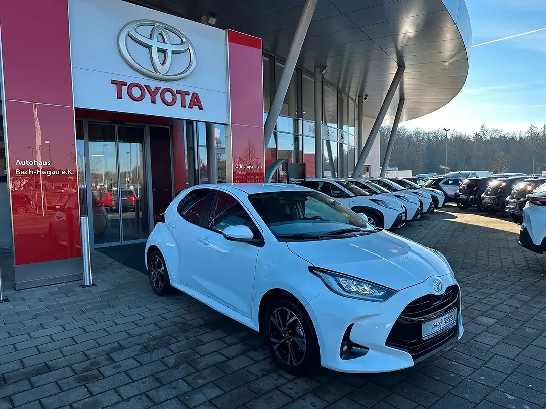 Toyota Yaris - Thumbnail 4