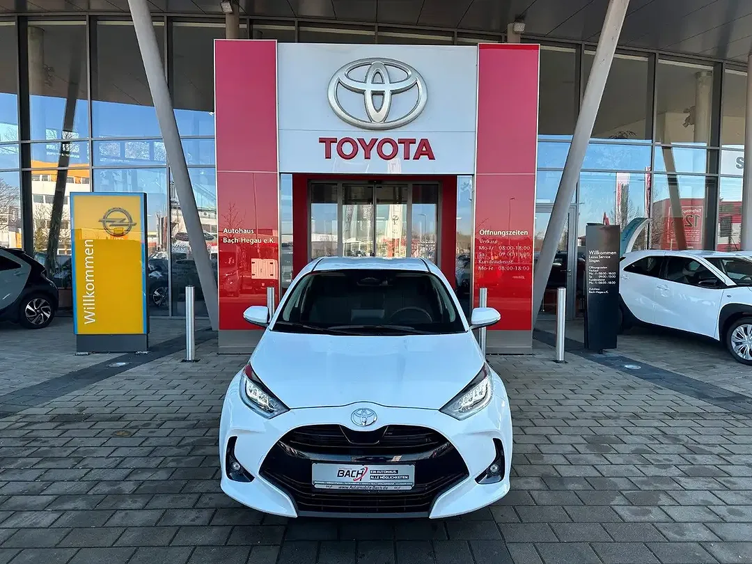 Toyota Yaris - Thumbnail 5