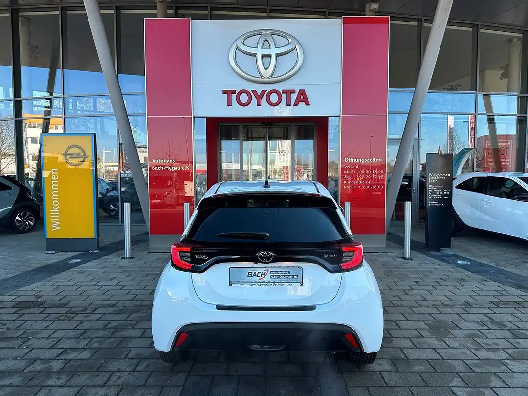 Toyota Yaris - Thumbnail 7
