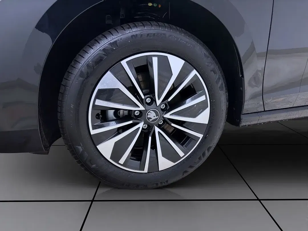 Skoda Superb - Thumbnail 9