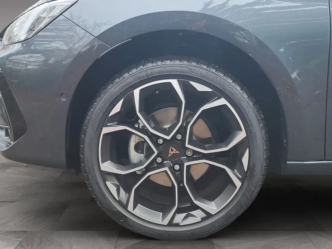 CUPRA Leon - Thumbnail 8