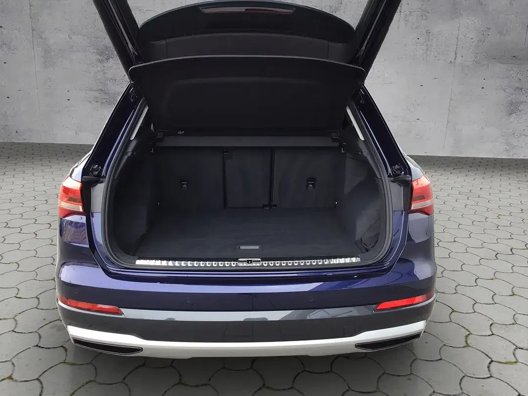 Audi Q3 - Thumbnail 11