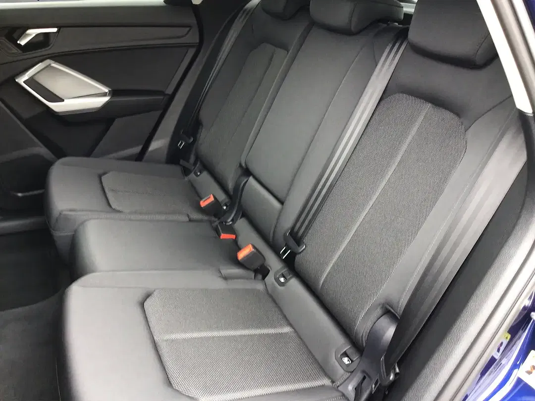 Audi Q3 - Thumbnail 12
