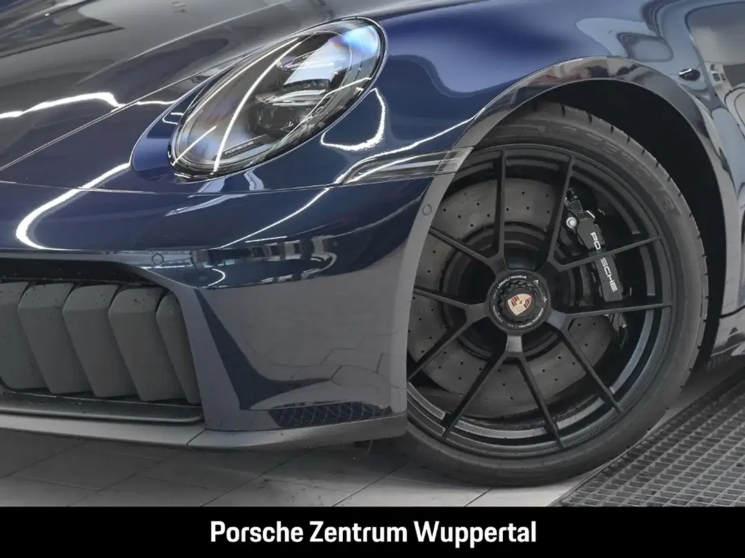 Porsche 992 - Thumbnail 9