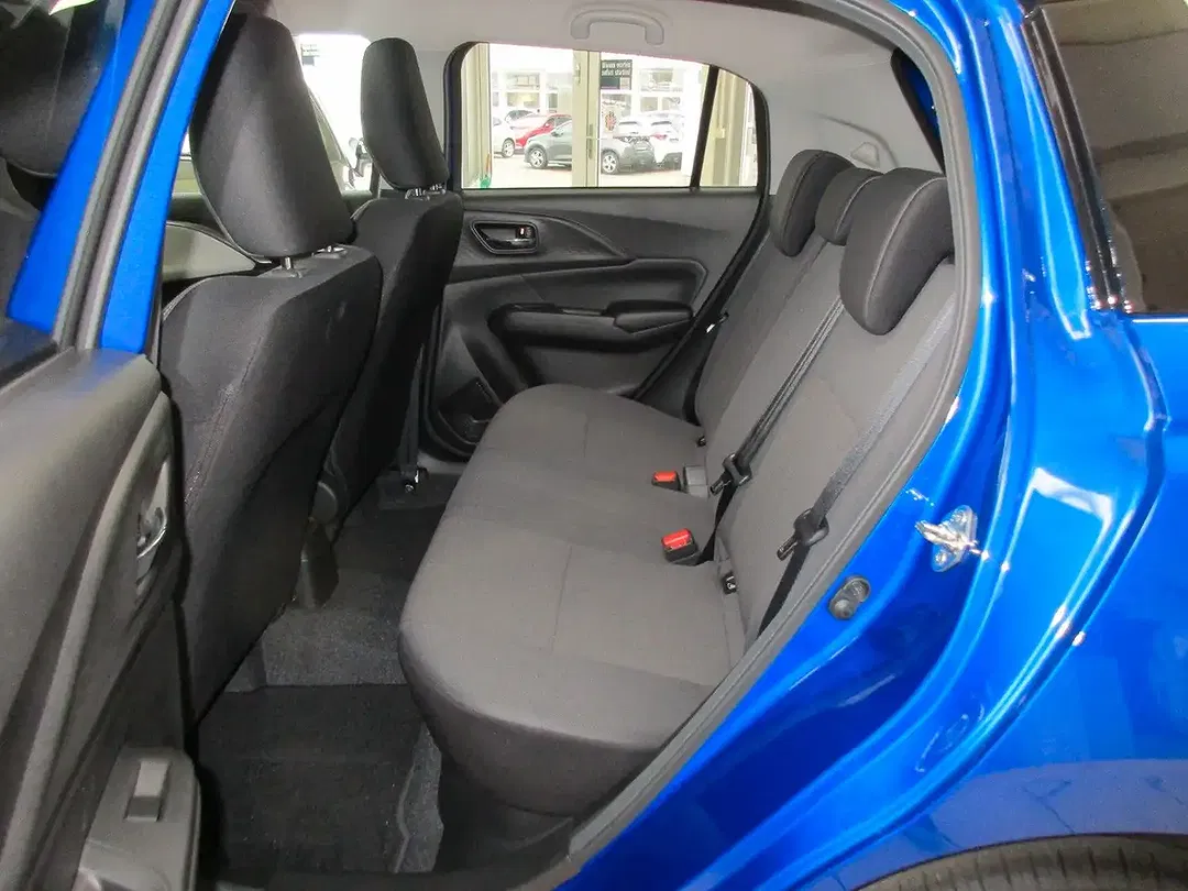 Suzuki Swift - Thumbnail 11