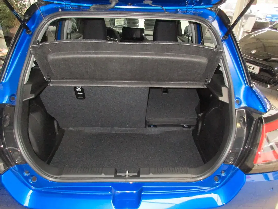 Suzuki Swift - Thumbnail 13