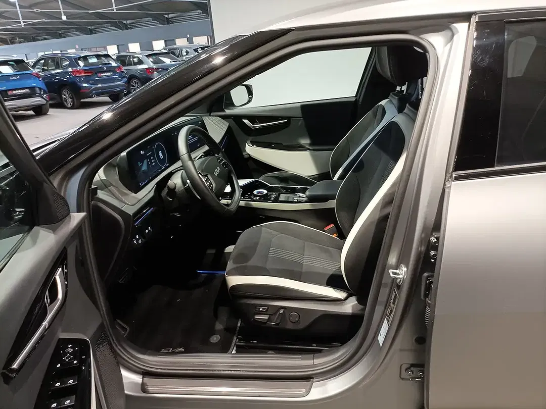 Kia EV6 - Thumbnail 8