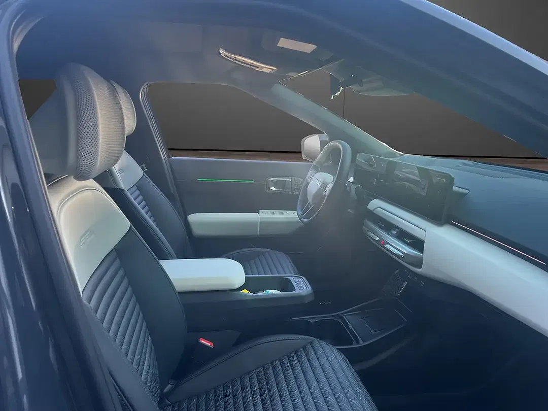Kia EV4 - Thumbnail 10