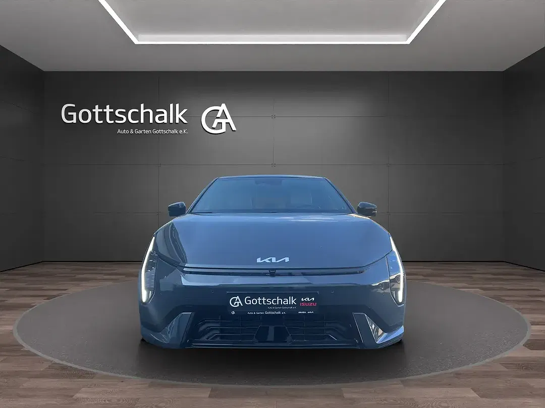 Kia EV4 - Thumbnail 3