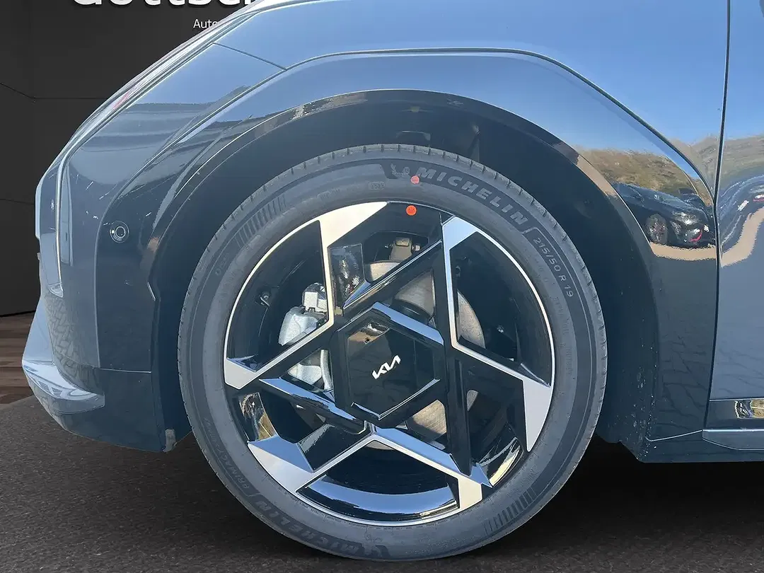 Kia EV4 - Thumbnail 8