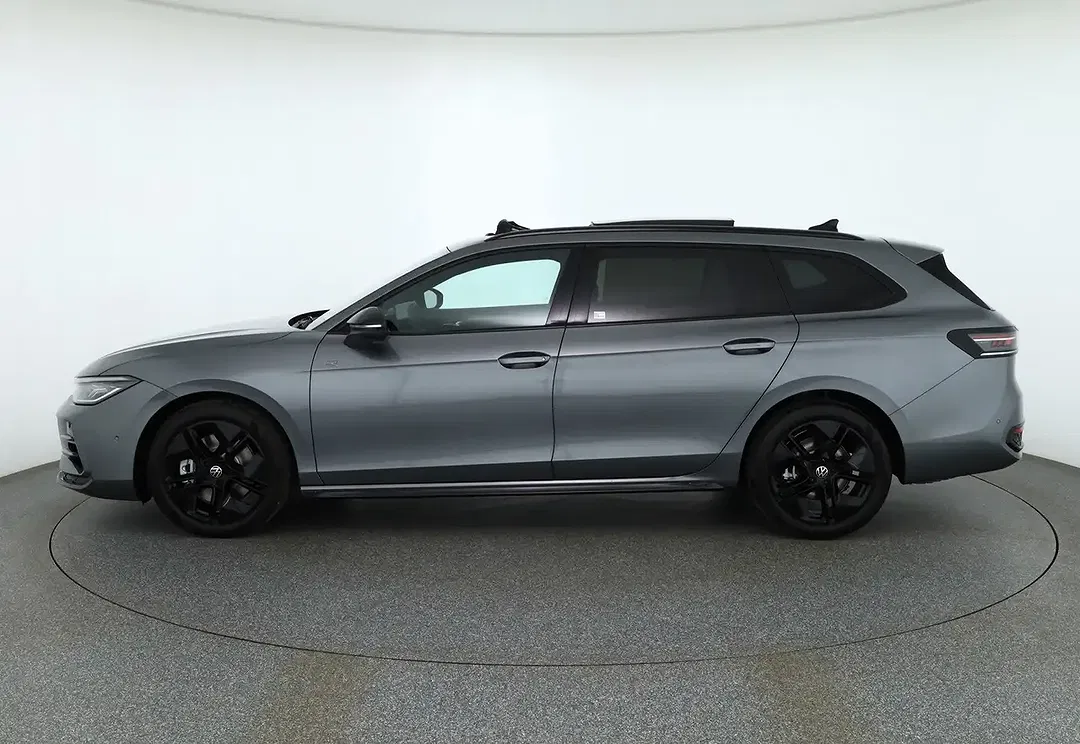 Volkswagen Passat Variant - Thumbnail 1