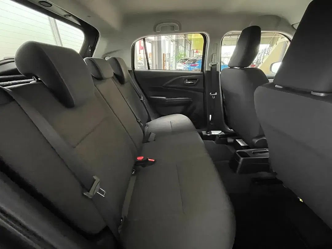 Suzuki Swift - Thumbnail 12