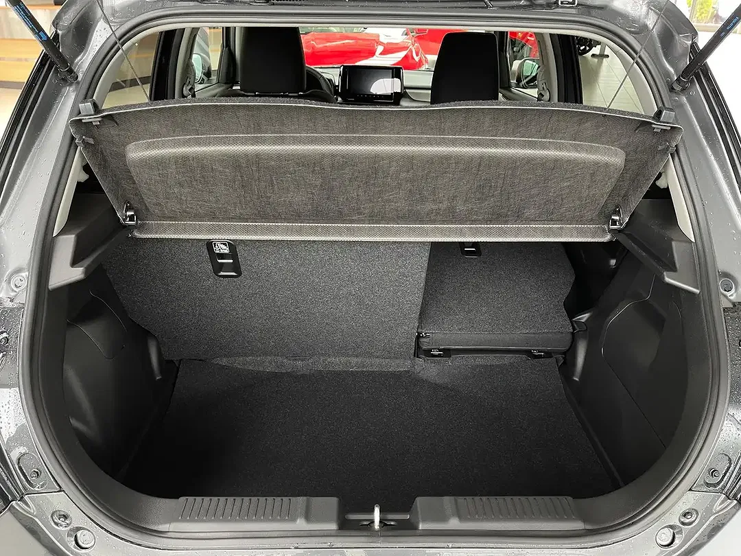 Suzuki Swift - Thumbnail 14